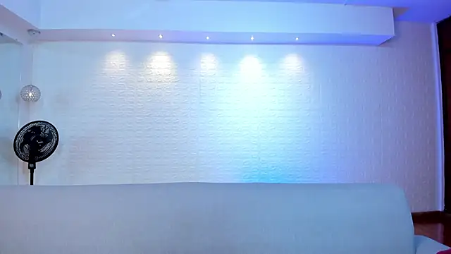 Snapshot of violet_scott chatting on November 2025 10:49:02 AM violet scott online show from November 2025 10:49:02 AM