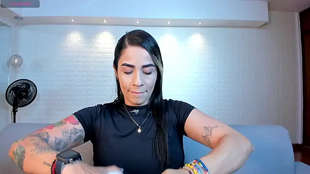 Snapshot of violet_scott chatting on November 2025 10:39:02 AM violet scott online show from November 2025 10:39:02 AM