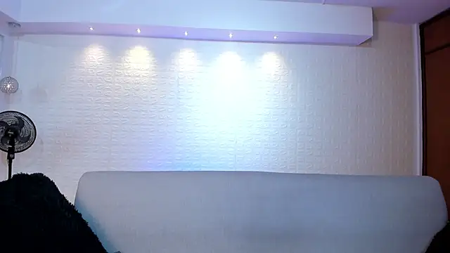 Snapshot of violet_scott chatting on December 2025 10:41:02 AM violet scott online show from December 2025 10:41:02 AM