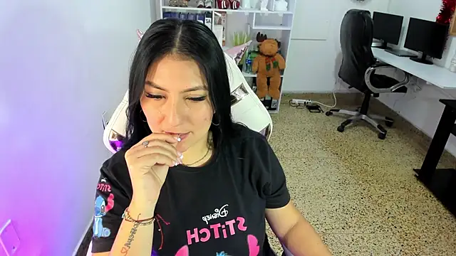 Snapshot of katya_nt chatting on December 2025 02:33:01 PM katya nt online show from December 2025 02:33:01 PM