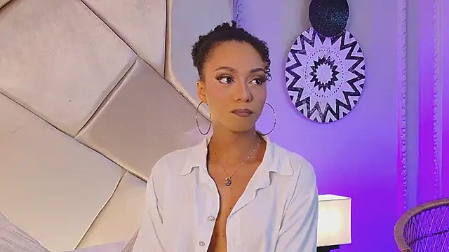 Nahomi King online show from February 2025 01:11:02 PM