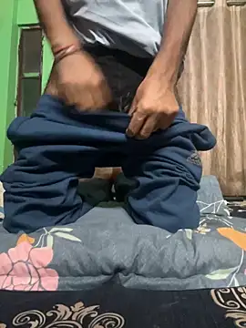 Snapshot of ALWAYSHORNYDADDY chatting on December 2025 07:34:02 PM ALWAYSHORNYDADDY online show from December 2025 07:34:02 PM