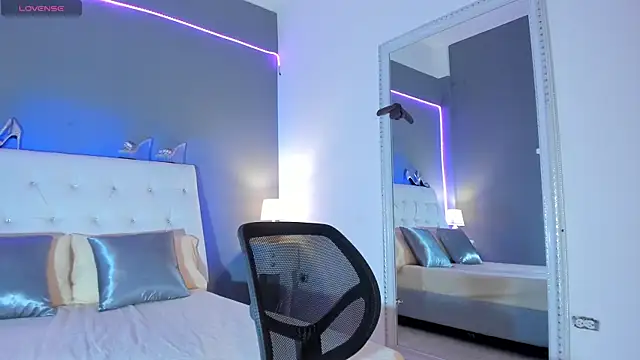 Melinahills online show from January 2025 07:37:01 PM