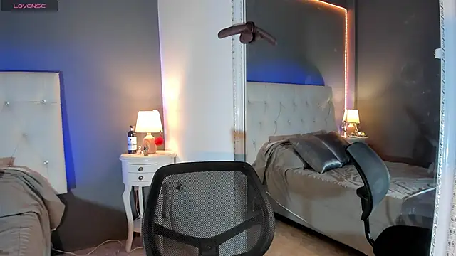 Melinahills online show from February 2025 05:37:01 PM