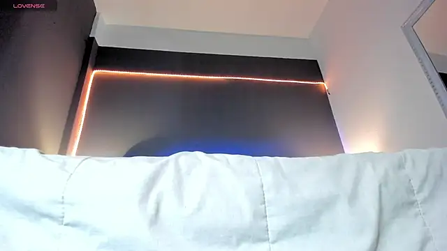 Melinahills online show from February 2025 05:54:01 PM