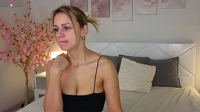 Snapshot of Wendy_D0ll chatting on February 2025 09:42:01 PM Wendy D0ll online show from February 2025 09:42:01 PM