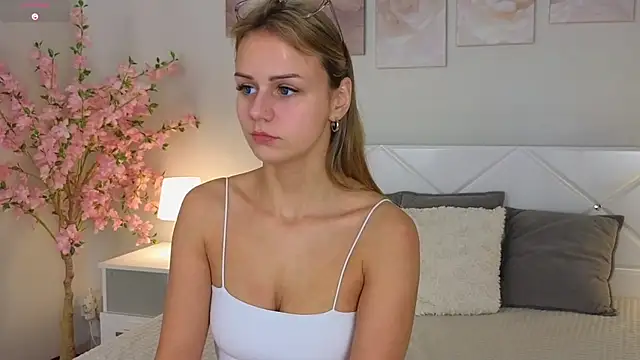 Snapshot of Wendy_D0ll chatting on February 2025 09:41:02 PM Wendy D0ll online show from February 2025 09:41:02 PM