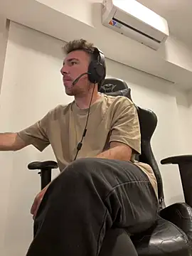 Snapshot of fedex_c2c chatting on April 2026 12:41:01 AM fedex c2c online show from April 2026 12:41:01 AM