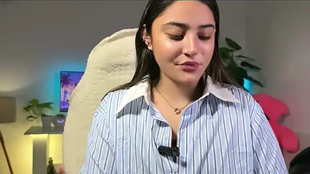 demieliss online show from February 2026 07:01:02 PM