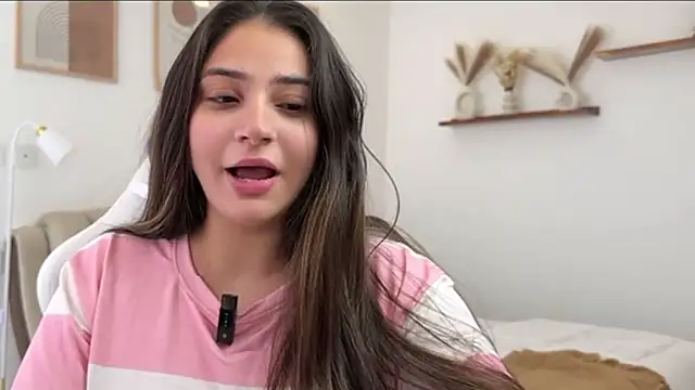 demieliss online show from March 2026 07:09:02 AM