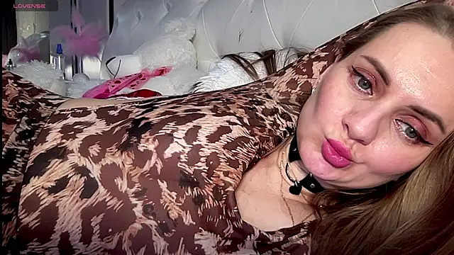 Viola sweet online show from March 2025 04:49:01 AM