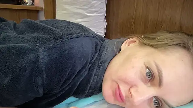 Snapshot of Viola_sweet chatting on November 2025 10:32:02 AM Viola sweet online show from November 2025 10:32:02 AM