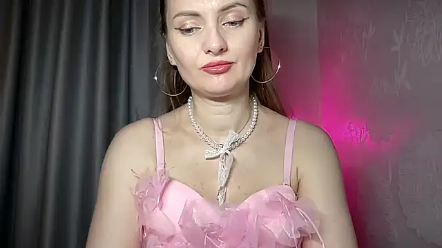 Snapshot of Viola_sweet chatting on November 2025 07:37:02 PM Viola sweet online show from November 2025 07:37:02 PM