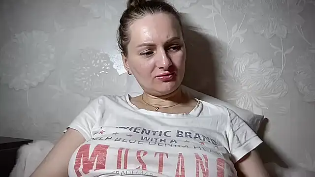Snapshot of Viola_sweet chatting on April 2026 11:31:02 AM Viola sweet online show from April 2026 11:31:02 AM