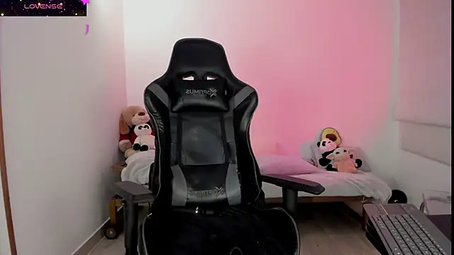 Snapshot of Biancastrongg chatting on October 2025 02:57:02 AM Biancastrongg online show from October 2025 02:57:02 AM