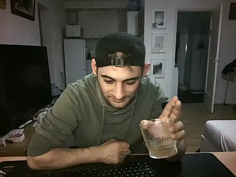 Snapshot of mihaimichael chatting on June 2026 02:53:01 AM mihaimichael online show from June 2026 02:53:01 AM
