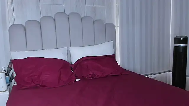 Snapshot of mileyerikson chatting on October 2025 01:08:02 PM mileyerikson online show from October 2025 01:08:02 PM