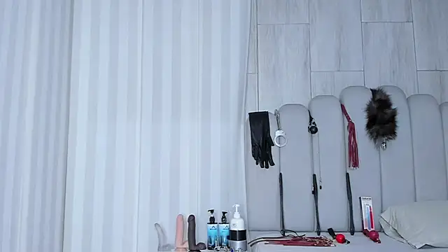 Snapshot of mileyerikson chatting on December 2025 03:57:01 AM mileyerikson online show from December 2025 03:57:01 AM