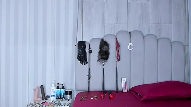 Snapshot of mileyerikson chatting on December 2025 07:16:02 AM mileyerikson online show from December 2025 07:16:02 AM