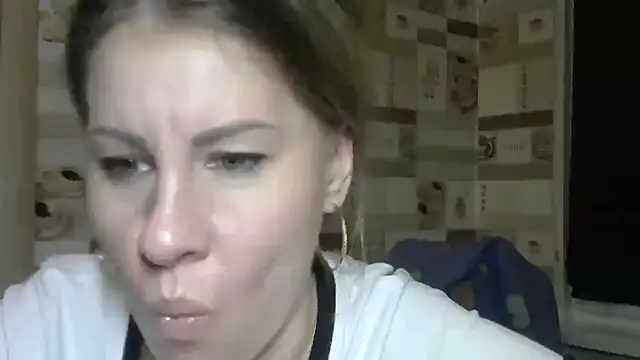 Snapshot of TherestlessKitty chatting on November 2025 10:21:01 PM TherestlessKitty online show from November 2025 10:21:01 PM