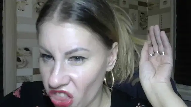 Snapshot of TherestlessKitty chatting on November 2025 10:20:02 PM TherestlessKitty online show from November 2025 10:20:02 PM