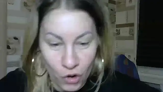 Snapshot of TherestlessKitty chatting on December 2025 10:15:02 PM TherestlessKitty online show from December 2025 10:15:02 PM