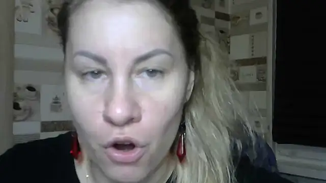 Snapshot of TherestlessKitty chatting on December 2025 10:37:02 PM TherestlessKitty online show from December 2025 10:37:02 PM