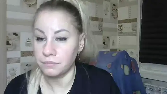 Snapshot of TherestlessKitty chatting on December 2025 08:04:01 PM TherestlessKitty online show from December 2025 08:04:01 PM