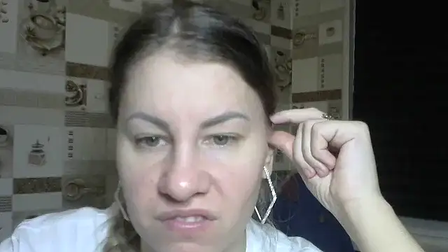 Snapshot of TherestlessKitty chatting on January 2026 10:25:02 PM TherestlessKitty online show from January 2026 10:25:02 PM