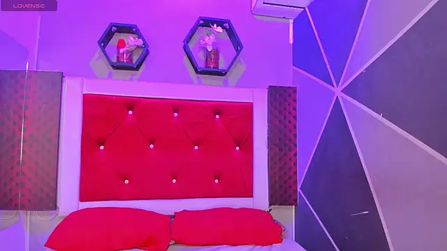 Karoll014 online show from September 2025 12:18:02 PM