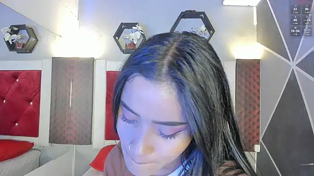 Karoll014 online show from May 2026 12:12:01 PM