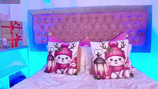 Tayzon Foxxx online show from December 2025 12:45:01 PM