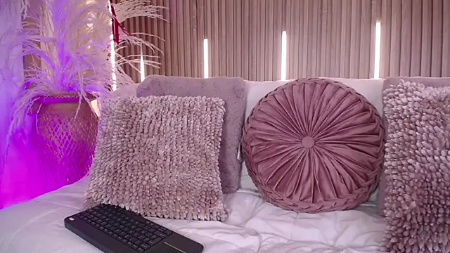 Tayzon Foxxx online show from March 2026 08:30:01 PM