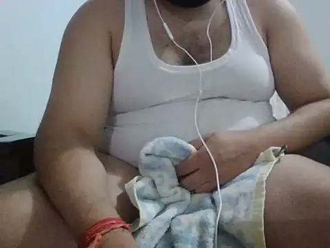 Snapshot of ARYANAVAILABLE chatting on November 2025 09:13:01 PM ARYANAVAILABLE online show from November 2025 09:13:01 PM