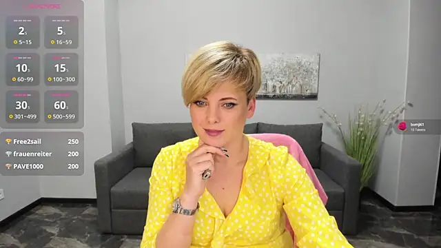 Snapshot of Julia_Wilsone chatting on January 2025 03:59:02 PM Julia Wilsone online show from January 2025 03:59:02 PM