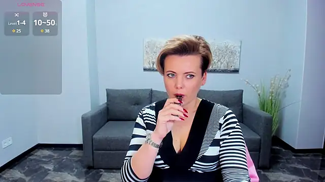 Snapshot of Julia_Wilsone chatting on February 2025 12:39:01 PM Julia Wilsone online show from February 2025 12:39:01 PM