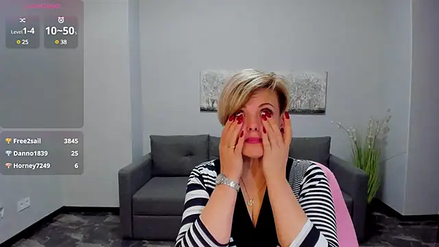 Snapshot of Julia_Wilsone chatting on March 2025 01:17:02 PM Julia Wilsone online show from March 2025 01:17:02 PM