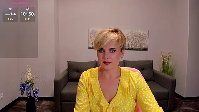 Snapshot of Julia_Wilsone chatting on September 2025 12:18:02 PM Julia Wilsone online show from September 2025 12:18:02 PM