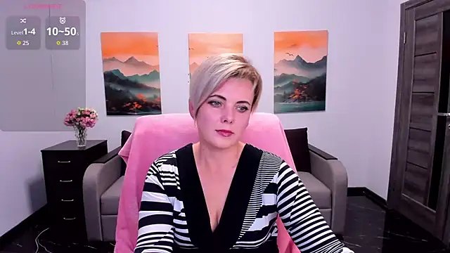 Snapshot of Julia_Wilsone chatting on November 2025 01:21:02 PM Julia Wilsone online show from November 2025 01:21:02 PM