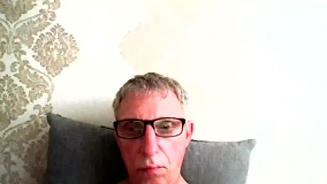 BobbyXRoyal online show from June 2026 06:03:01 PM