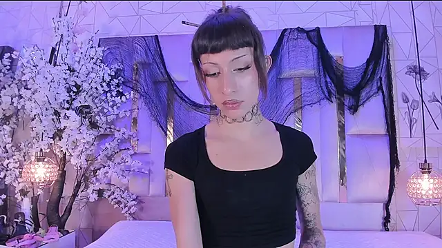 MadisonWood01 online show from November 2025 04:56:01 AM