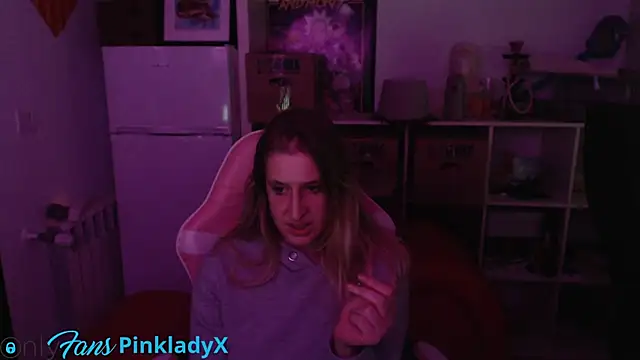 Snapshot of Pinkyladyxxx chatting on January 2025 07:32:01 PM Pinkyladyxxx online show from January 2025 07:32:01 PM