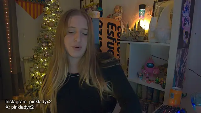 Snapshot of Pinkyladyxxx chatting on November 2025 10:53:02 PM Pinkyladyxxx online show from November 2025 10:53:02 PM