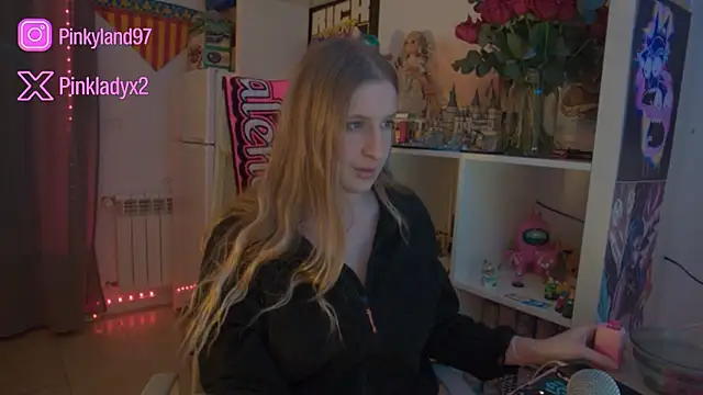 Snapshot of Pinkyladyxxx chatting on January 2026 11:52:02 PM Pinkyladyxxx online show from January 2026 11:52:02 PM