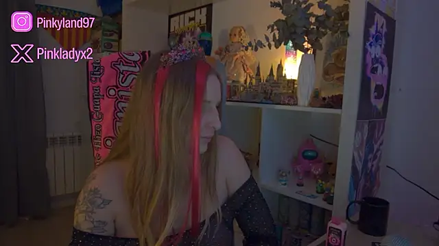 Snapshot of Pinkyladyxxx chatting on February 2026 11:45:01 PM Pinkyladyxxx online show from February 2026 11:45:01 PM