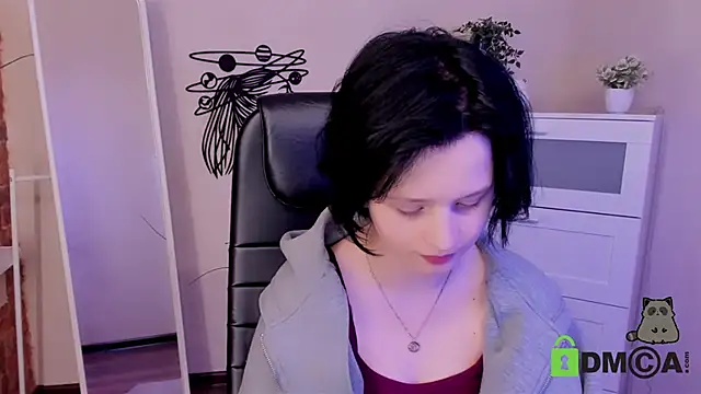 Snapshot of Alina_Mills chatting on December 2024 03:22:02 PM Alina Mills online show from December 2024 03:22:02 PM