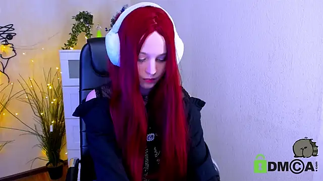 Snapshot of Alina_Mills chatting on December 2024 07:52:02 PM Alina Mills online show from December 2024 07:52:02 PM