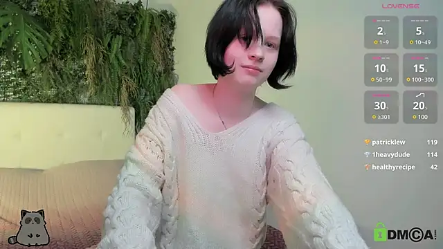 Snapshot of Alina_Mills chatting on January 2025 06:57:02 PM Alina Mills online show from January 2025 06:57:02 PM