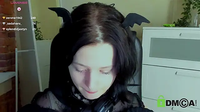 Snapshot of Alina_Mills chatting on February 2025 11:30:02 AM Alina Mills online show from February 2025 11:30:02 AM