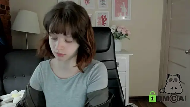 Snapshot of Alina_Mills chatting on October 2025 09:39:01 AM Alina Mills online show from October 2025 09:39:01 AM